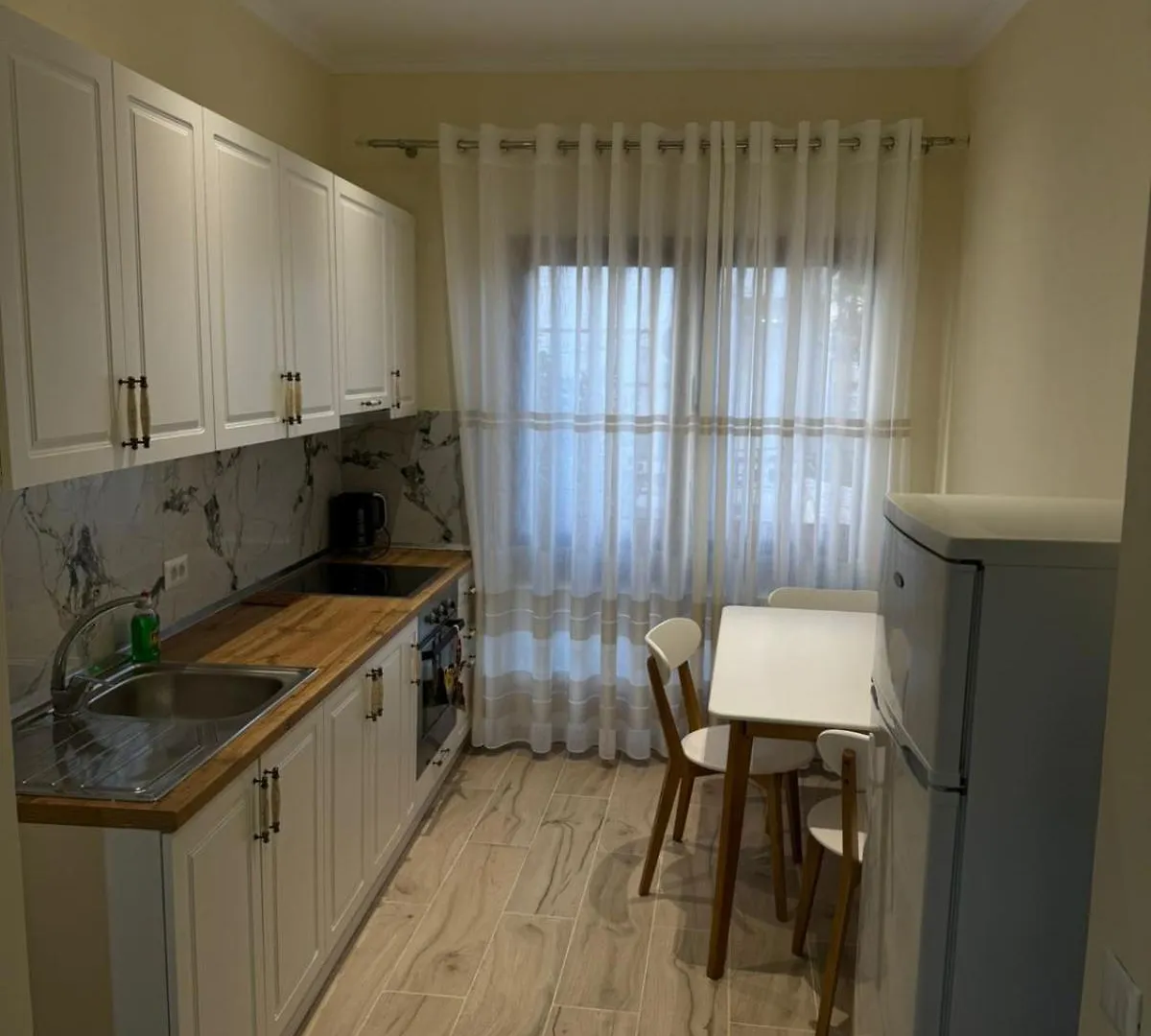 Apartment With Balcony Tirana