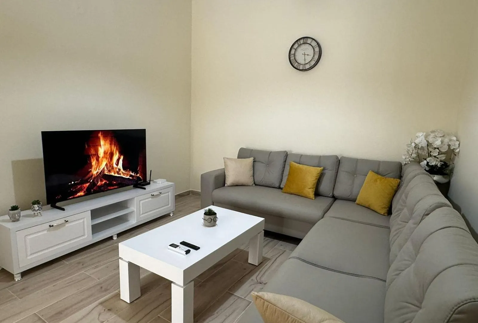 Apartment With Balcony Tirana 0*,  Albania